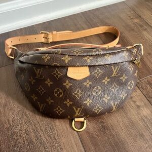 *AUTHENTIC* Louis Vuitton OG Bum Bag